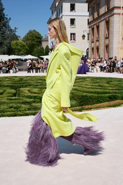 Look 95